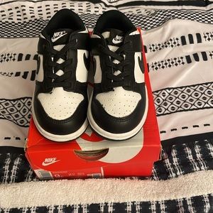 Nike (Panda Dunk Low)
